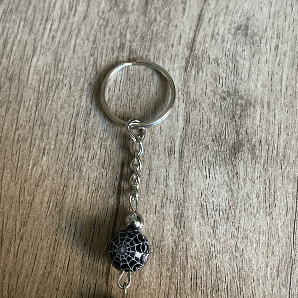 Spider Keychain - Picture 4 of 5
